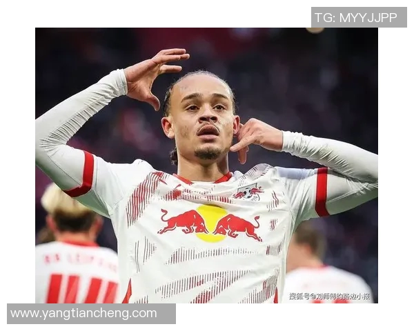 哈维西蒙斯：从青训新星到足坛巨星的成长之路与未来展望