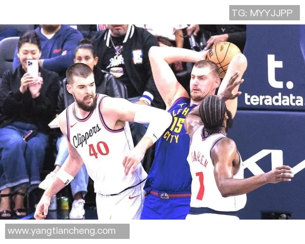 火箭队与掘金队激战正酣360直播精彩瞬间全程回顾